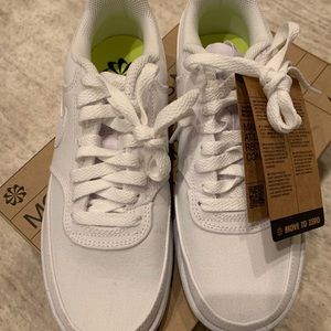 Nike court vision sneakers low